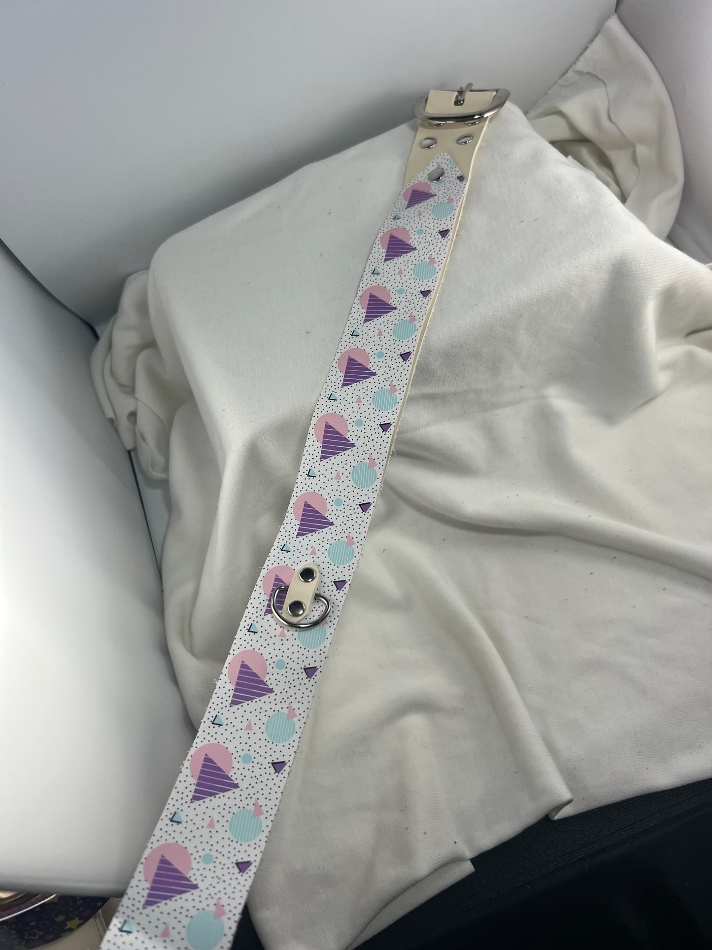 Thick Retro Geometric Patterned White Base Leather Collar